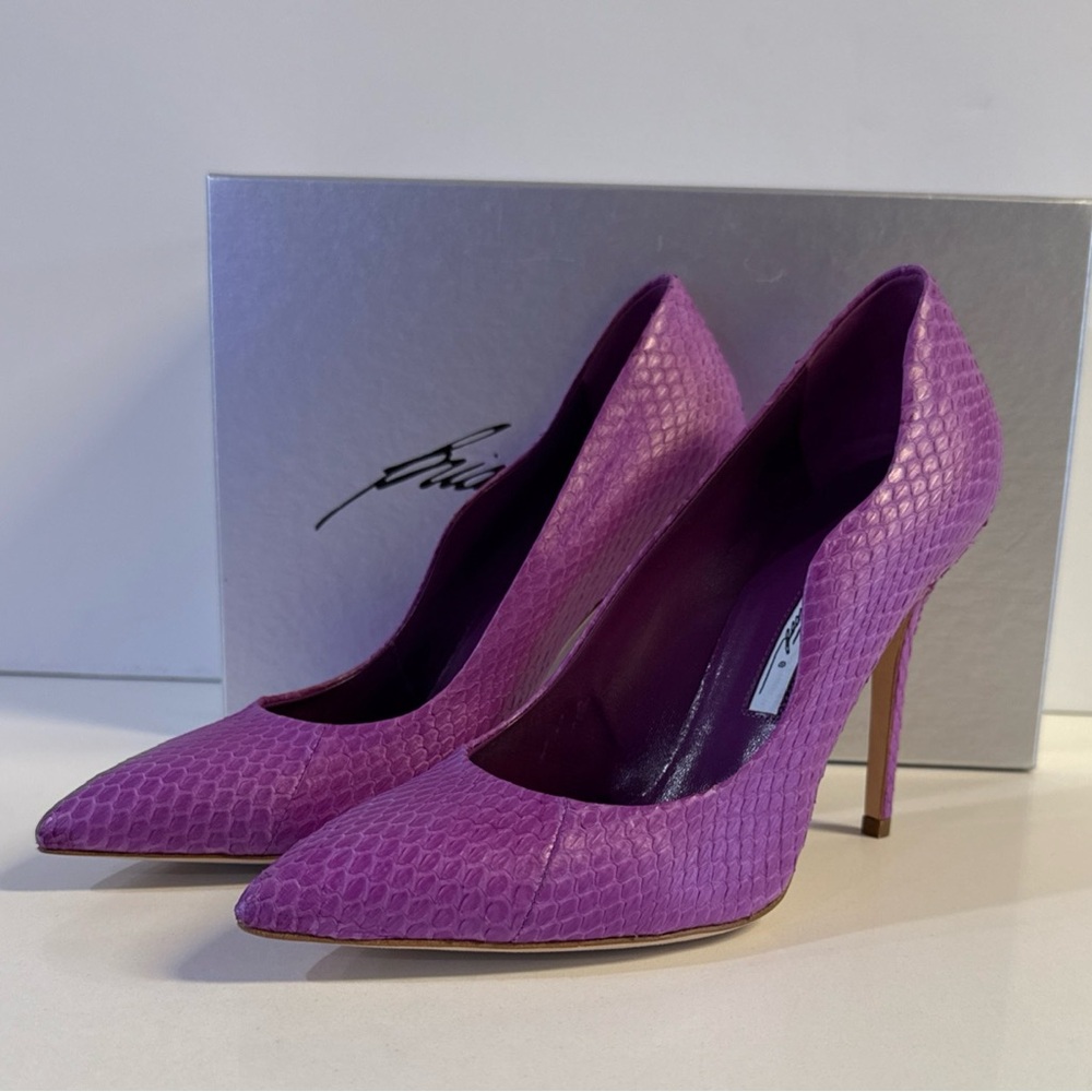 Brian Atwood Fuschia Purple Besame Snake Skin Pumps 38 1/2